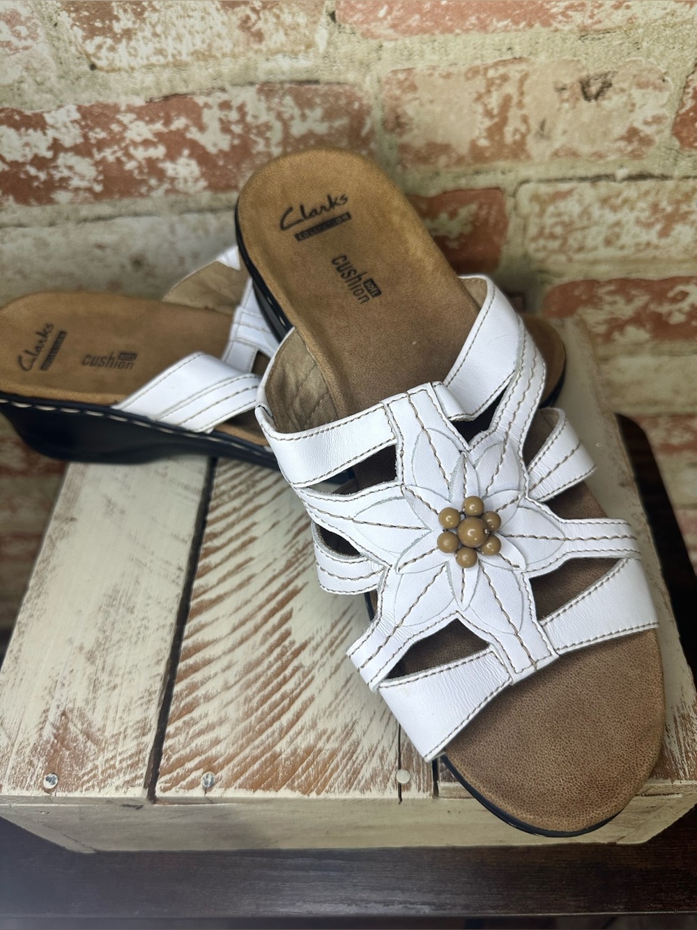 Clarks White Leather Floral Beaded Slide Wedge Sandals Women's Size 9.5 XW